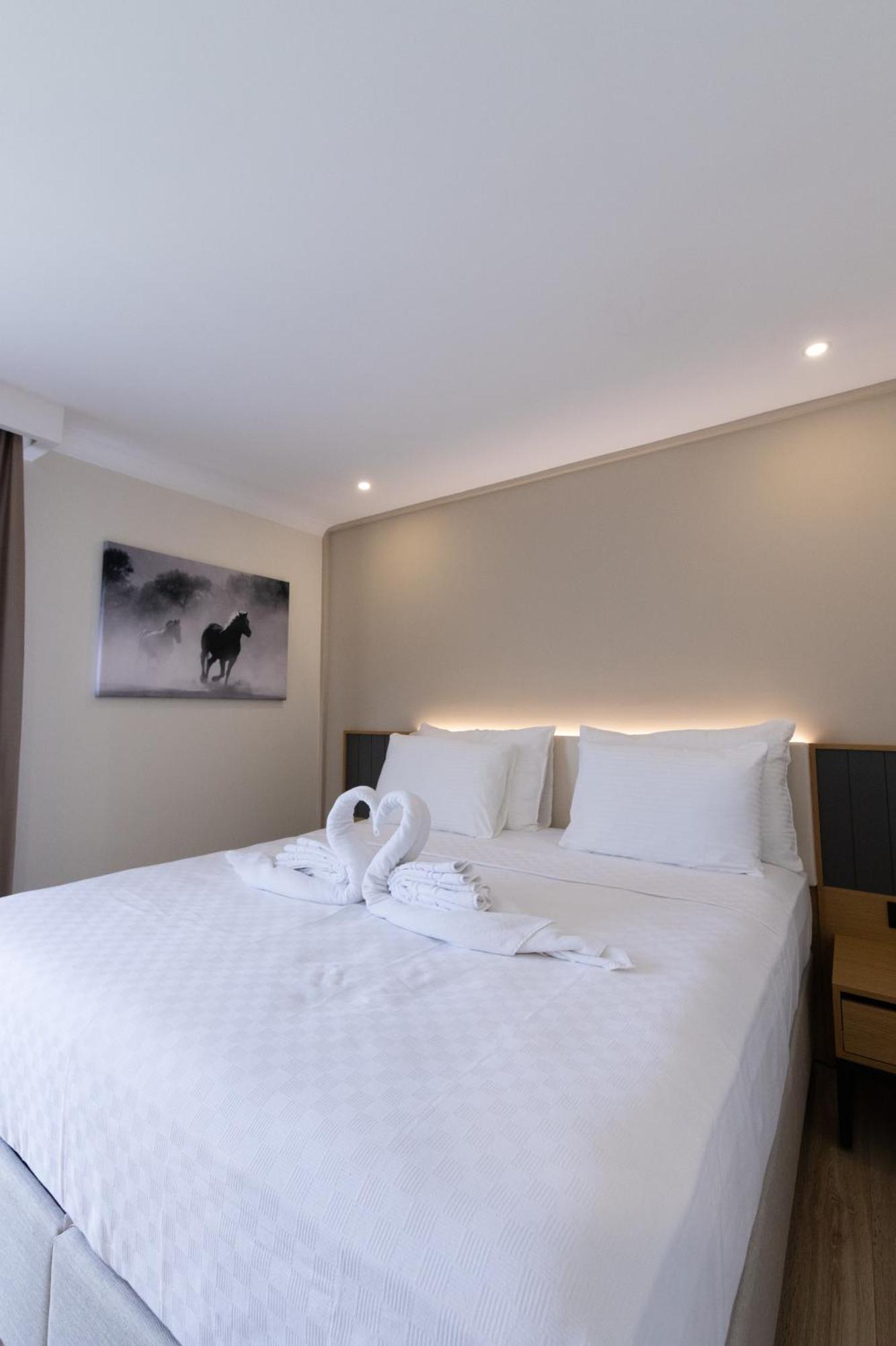 Three Points Hotel Белдиби Екстериор снимка