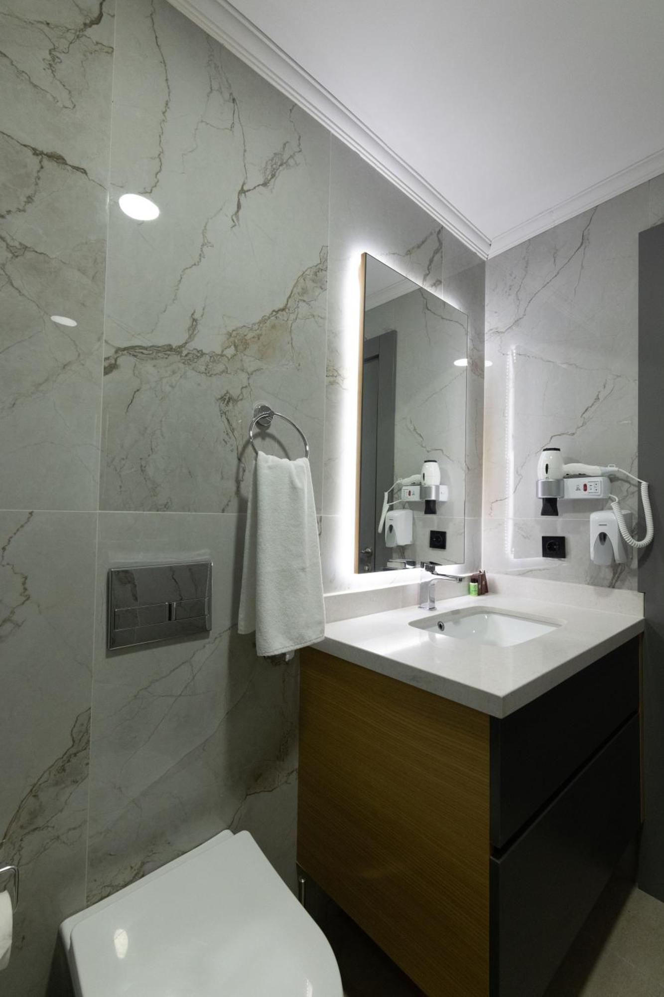 Three Points Hotel Белдиби Екстериор снимка